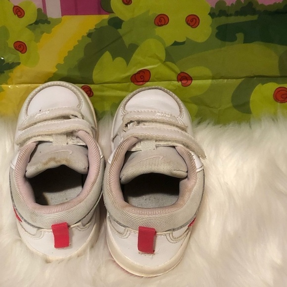 Nike baby/toddler Velcro shoe - Picture 6 of 10
